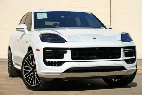 More photos of 2024 Porsche Cayenne Turbo E-Hybrid w/ Premium Plus & Tech Packages at DRIVE A DREAM, GA