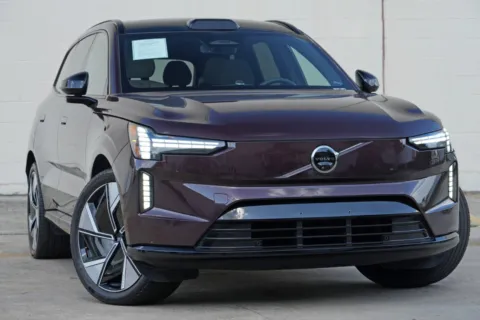More photos of 2025 Volvo EX90 Ultra at DRIVE A DREAM, GA