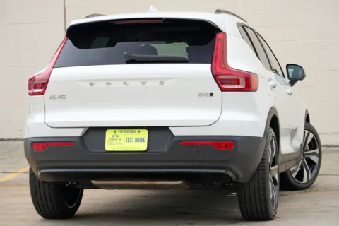 More photos of 2025 Volvo XC40 Plus Dark Theme at DRIVE A DREAM, GA