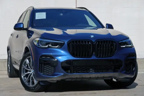 More photos of 2022 BMW X5 sDrive40i w/ M Sport & Parking Assist Packages at DRIVE A DREAM, GA