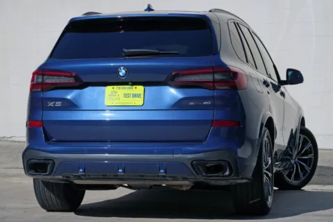 More photos of 2022 BMW X5 sDrive40i w/ M Sport & Parking Assist Packages at DRIVE A DREAM, GA