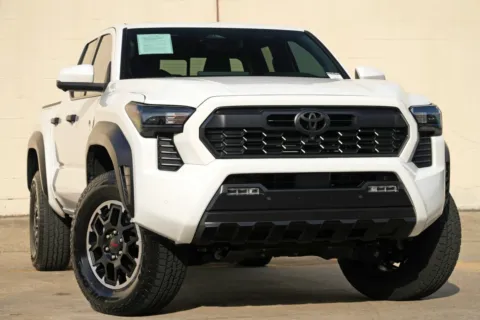 More photos of 2025 Toyota Tacoma TRD Off Road Hybrid w/ Premium Package at DRIVE A DREAM, GA