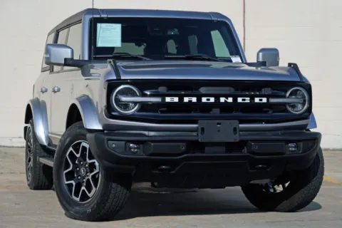 More photos of 2024 Ford Bronco Outer Banks at DRIVE A DREAM, GA