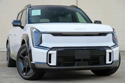 More photos of 2026 Kia EV9 GT-Line at DRIVE A DREAM, GA