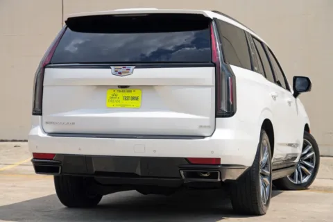 More photos of 2022 Cadillac Escalade Sport Platinum at DRIVE A DREAM, GA