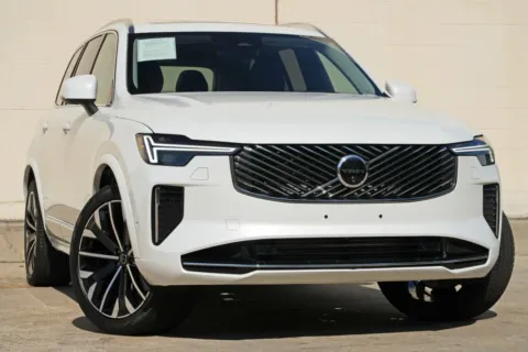 More photos of 2025 Volvo XC90 Plug-In Hybrid Plus at DRIVE A DREAM, GA