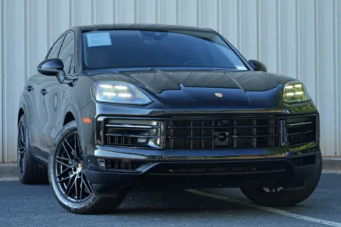 More photos of 2025 Porsche Cayenne w/ Premium Plus Package at DRIVE A DREAM, GA