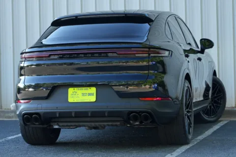 More photos of 2025 Porsche Cayenne w/ Premium Plus Package at DRIVE A DREAM, GA