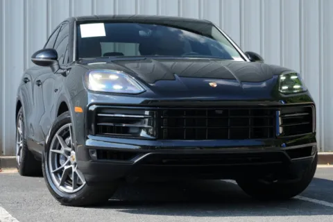 More photos of 2024 Porsche Cayenne E-Hybrid at DRIVE A DREAM, GA
