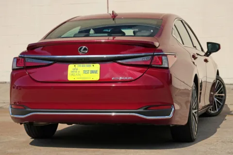 More photos of 2025 Lexus ES 300h w/ Premium Package at DRIVE A DREAM, GA