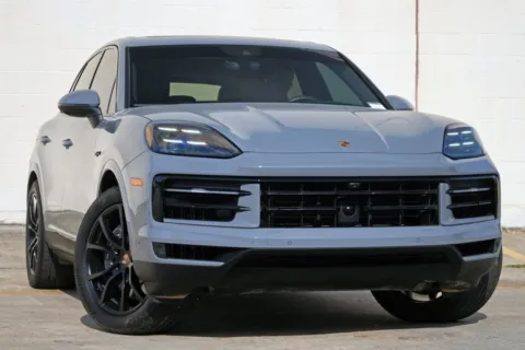 More photos of 2025 Porsche Cayenne E-Hybrid w/ Premium Plus Package at DRIVE A DREAM, GA