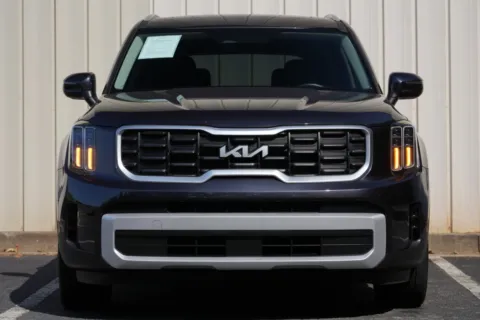 More photos of 2025 Kia Telluride S at DRIVE A DREAM, GA
