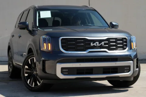 More photos of 2024 Kia Telluride SX Prestige at DRIVE A DREAM, GA
