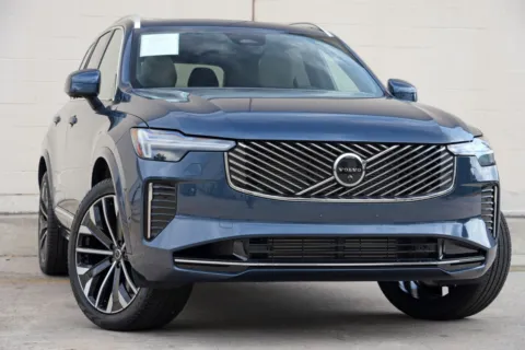 More photos of 2025 Volvo XC90 Plug-In Hybrid Plus at DRIVE A DREAM, GA