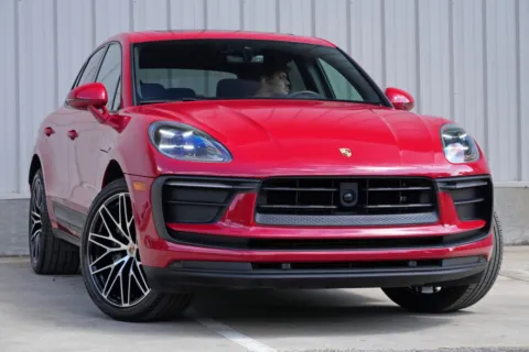 More photos of 2024 Porsche Macan w/ Premium Plus Package at DRIVE A DREAM, GA