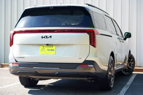 More photos of 2025 Kia Carnival Hybrid SX Prestige at DRIVE A DREAM, GA