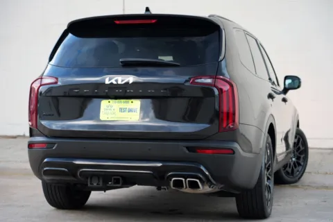 More photos of 2022 Kia Telluride SX at DRIVE A DREAM, GA