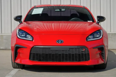 More photos of 2022 Toyota GR86 Premium at DRIVE A DREAM, GA