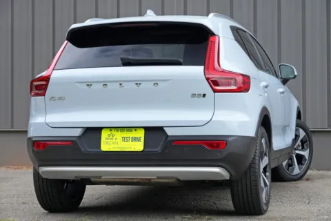More photos of 2025 Volvo XC40 Core Bright Theme at DRIVE A DREAM, GA