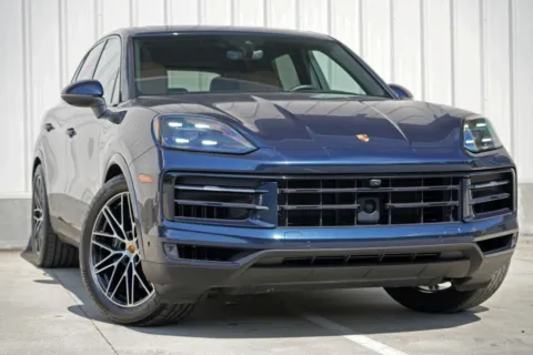 More photos of 2024 Porsche Cayenne w/ Premium Plus Package at DRIVE A DREAM, GA