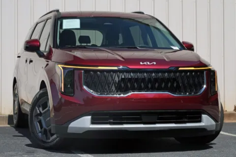 More photos of 2025 Kia Carnival Hybrid EX at DRIVE A DREAM, GA