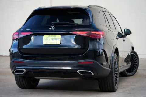 More photos of 2023 Mercedes-Benz GLC 300 w/ AMG Line, Exclusive Trim & Night Packages at DRIVE A DREAM, GA