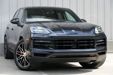 More photos of 2025 Porsche Cayenne S w/ Premium Plus Package at DRIVE A DREAM, GA