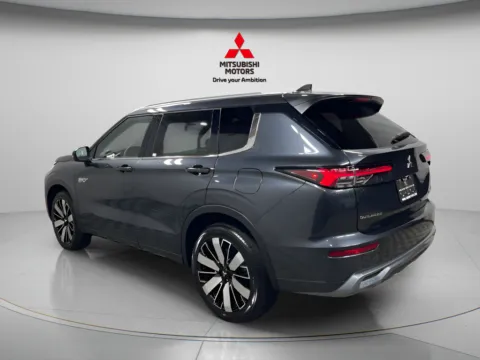 More photos of 2026 Mitsubishi Outlander PHEV SEL at Countryside Mitsubishi, IL