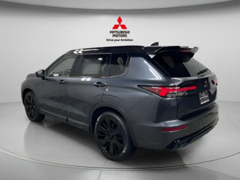 More photos of 2026 Mitsubishi Outlander Black Edition at Countryside Mitsubishi, IL