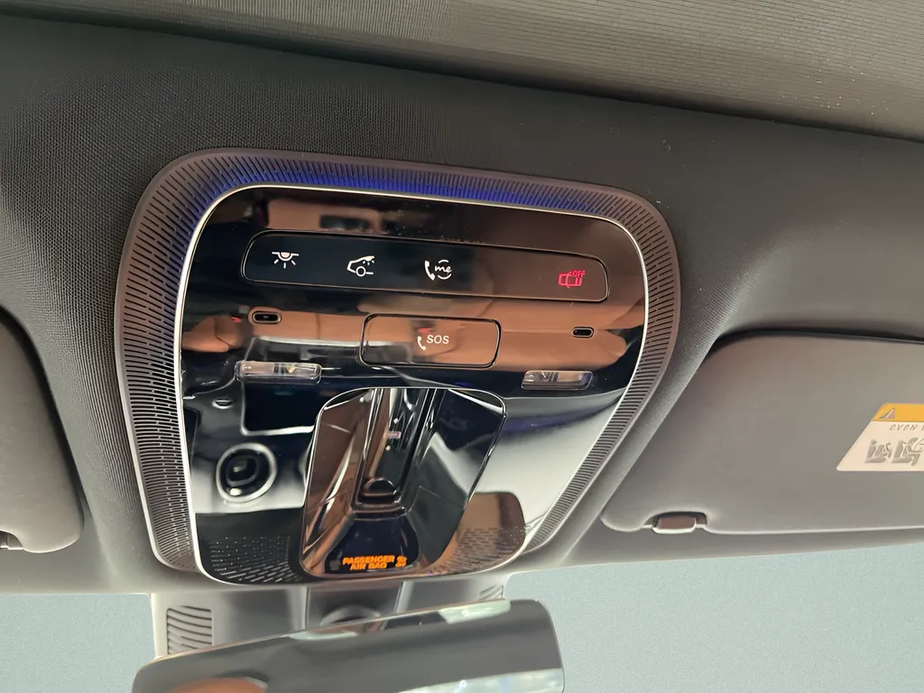 2025 Mercedes-Benz C-Class Sedan C 300 - Photo 8
