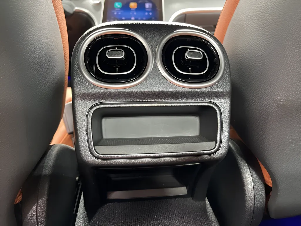 2025 Mercedes-Benz C-Class Sedan C 300 - Photo 25
