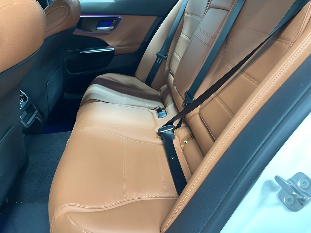 2025 Mercedes-Benz C-Class Sedan C 300 - Photo 23