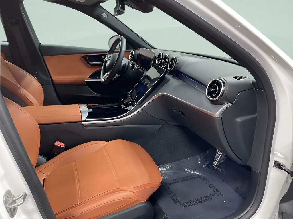 2025 Mercedes-Benz C-Class Sedan C 300 - Photo 27