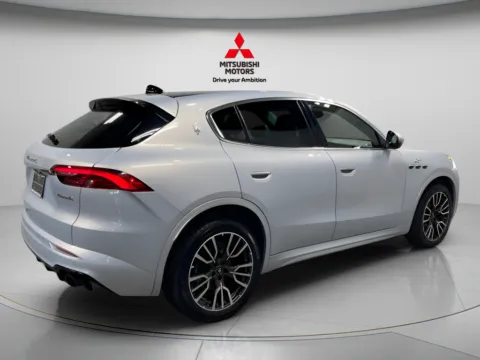 Another view of 2023 Maserati Grecale GT for sale in Countryside, IL at Countryside Mitsubishi