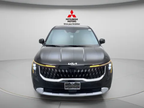 Photos of 2026 Kia Carnival LXS for sale in Countryside, IL at Countryside Mitsubishi