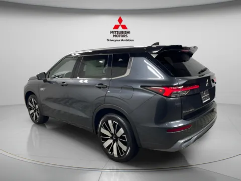 More photos of 2026 Mitsubishi Outlander PHEV SEL at Countryside Mitsubishi, IL