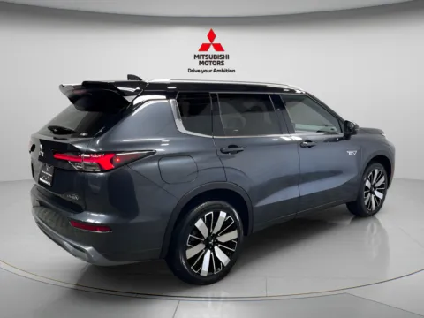 Another view of 2026 Mitsubishi Outlander PHEV SEL for sale in Countryside, IL at Countryside Mitsubishi