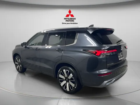 More photos of 2026 Mitsubishi Outlander SEL at Countryside Mitsubishi, IL