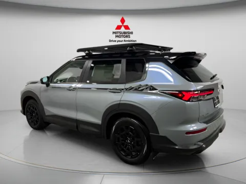 More photos of 2026 Mitsubishi Outlander Trail Edition at Countryside Mitsubishi, IL
