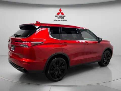 Another view of 2026 Mitsubishi Outlander LE for sale in Countryside, IL at Countryside Mitsubishi