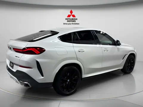 Another view of 2025 BMW X6 xDrive40i for sale in Countryside, IL at Countryside Mitsubishi