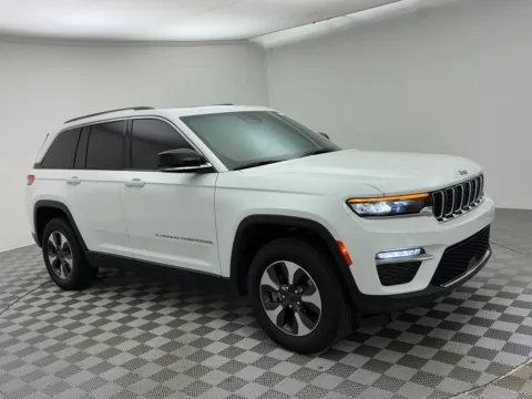 Another view of 2023 Jeep Grand Cherokee 4xe for sale in Countryside, IL at Countryside Mitsubishi