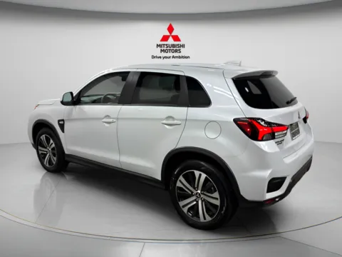 More photos of 2027 Mitsubishi Outlander Sport 2.0 ES at Countryside Mitsubishi, IL