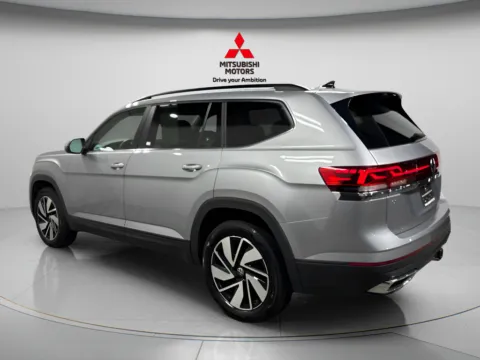 More photos of 2025 Volkswagen Atlas 2.0T SE w/Technology at Countryside Mitsubishi, IL