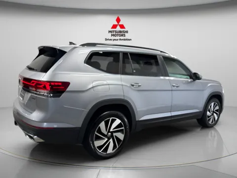 Another view of 2025 Volkswagen Atlas 2.0T SE w/Technology for sale in Countryside, IL at Countryside Mitsubishi