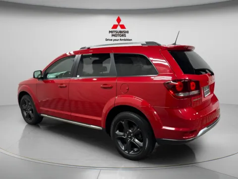 More photos of 2019 Dodge Journey Crossroad at Countryside Mitsubishi, IL