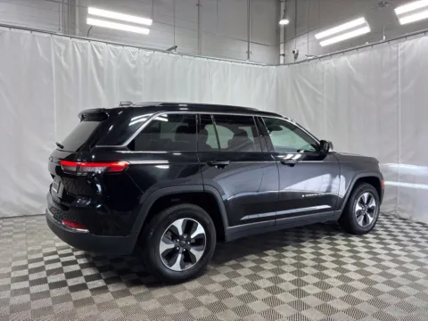 Another view of 2024 Jeep Grand Cherokee 4xe for sale in Countryside, IL at Countryside Mitsubishi