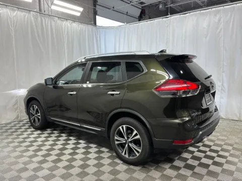 More photos of 2017 Nissan Rogue SL at Countryside Mitsubishi, IL