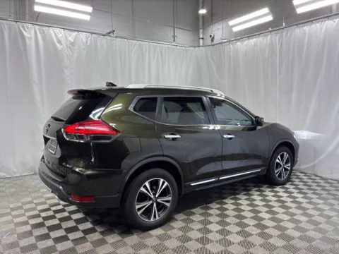 Another view of 2017 Nissan Rogue SL for sale in Countryside, IL at Countryside Mitsubishi