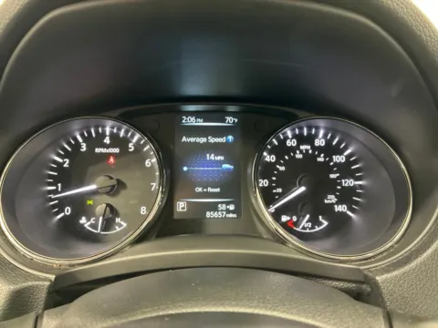 More photos of 2017 Nissan Rogue SL at Countryside Mitsubishi, IL